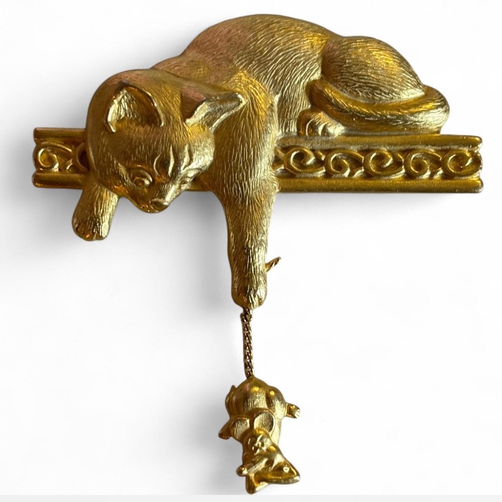 American Vintage Gold Cat Brooch